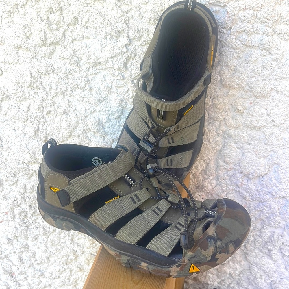 Keen boys sandals